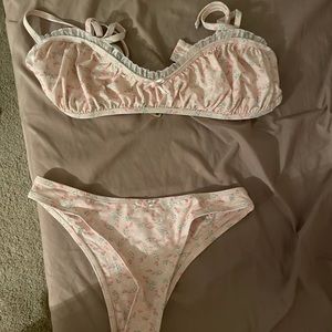 437 x That’s so sabotage bikini